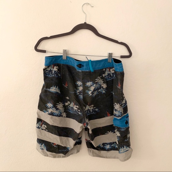 O’Neill Boardshorts - Picture 2 of 2